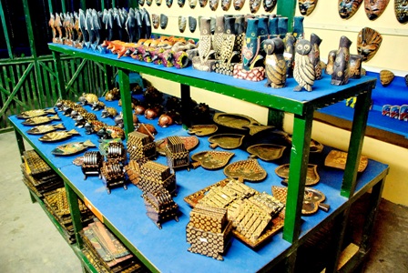 Sentra Industri Kerajinan Batik Kayu di Desa Sendangsari