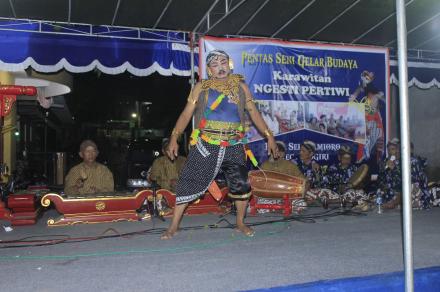 Kesenian Tradisional: Cokekan, Jaranan, Srandul