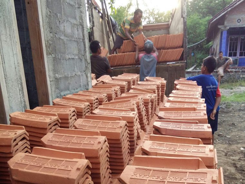 Sentra Genteng, Keramik di Desa Argodadi