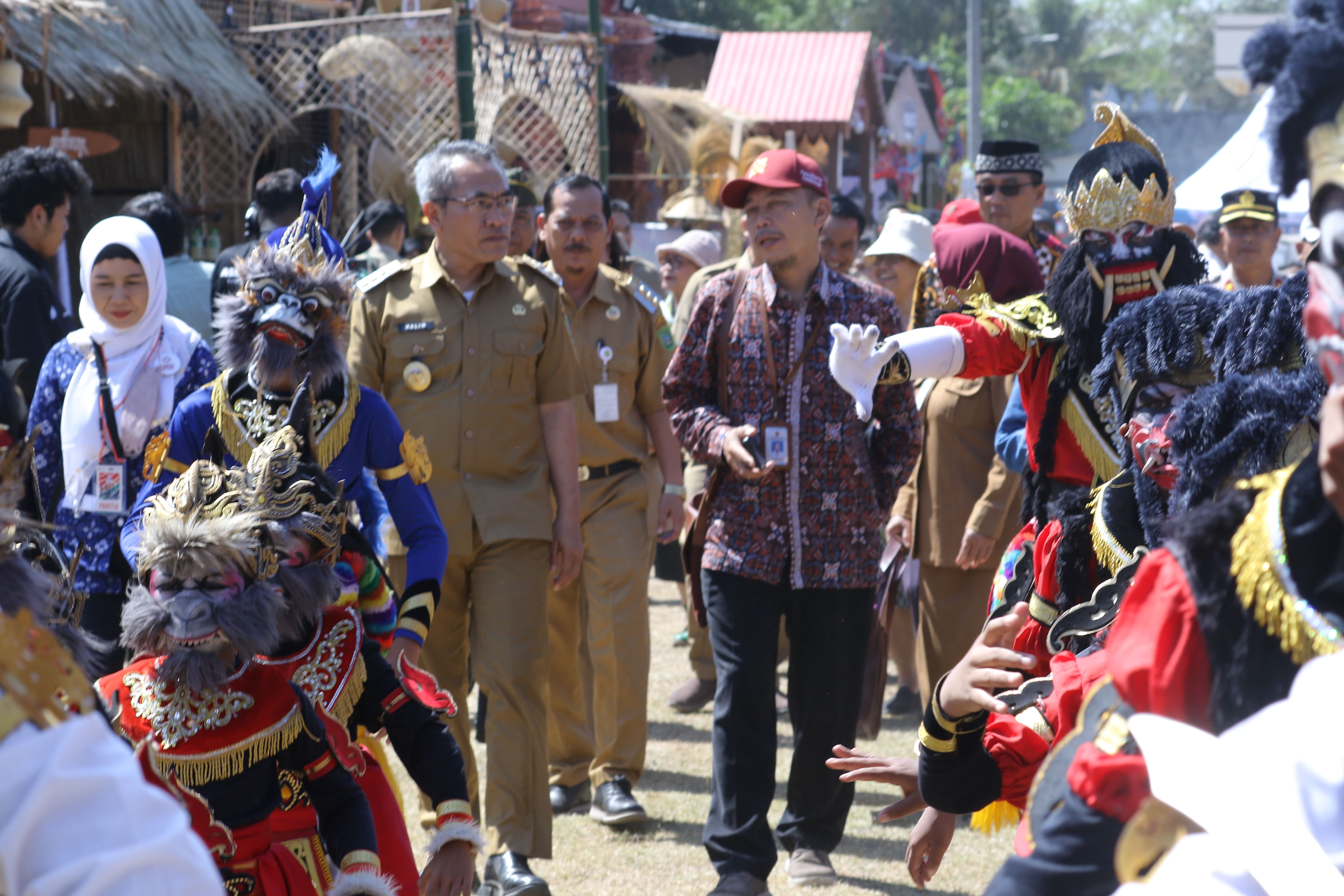 Desa Mandiri Budaya: Dlingo dan Muntuk