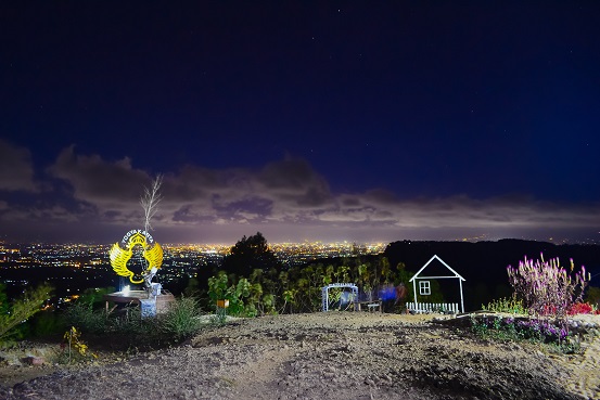 Pintu Langit Dahromo