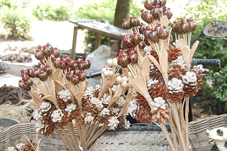 Kriya Kayu dan Bathok Kelapa