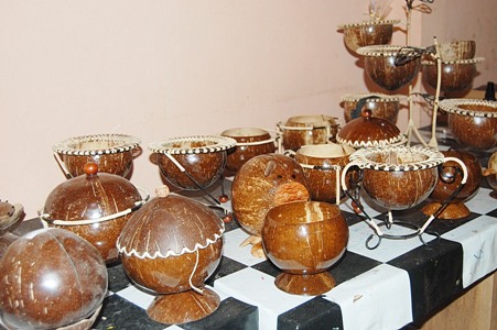 Sentra Kerajinan Batik Kayu, Bathok Kelapa, Pandan dan Bunga Kering