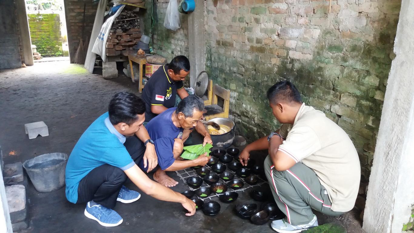 Sentra industri gula kelapa di Desa Tirtosari