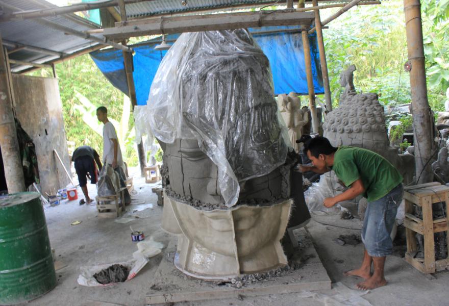 Kerajinan Patung Suranto